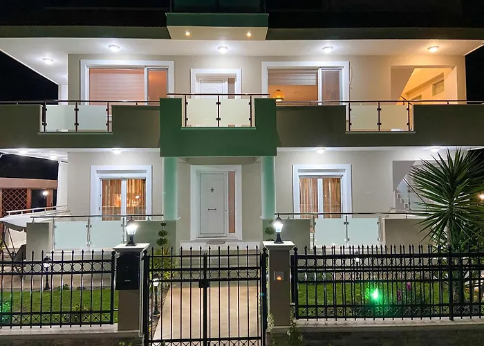 アパート Simplycity 1 クレマスティ